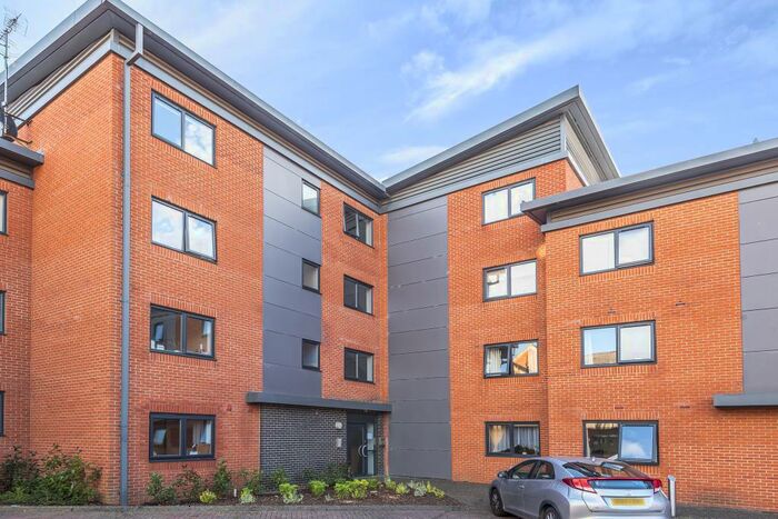 2 Bedroom Apartment To Rent In Marshall Road, Banbury, OX16
