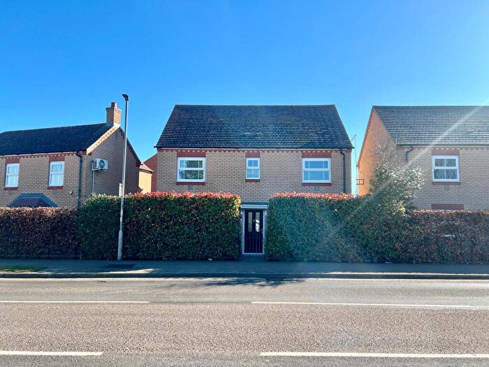 4 Bedroom House To Rent In Stratford Road, Roade, Northampton, NN7