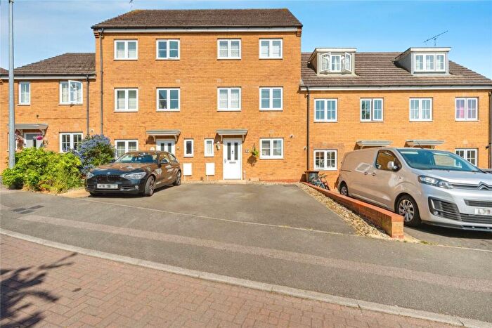 4 Bedroom Town House For Sale In Cooper Drive, Leighton Buzzard, Bedfordshire, LU7