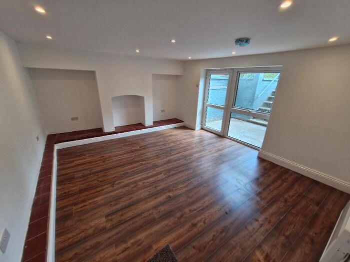 2 Bedroom Flat To Rent In Rushton Road, Desborough, Kettering, Northants, NN14