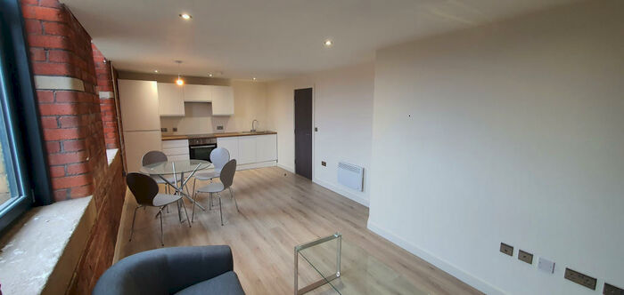 2 Bedroom Apartment To Rent In Conditioning House, Cape Street, Bradford, Yorkshire, BD1