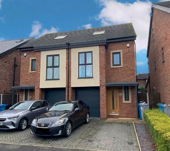 4 Bedroom Semi-Detached House To Rent In Washway Road, Sale, M33