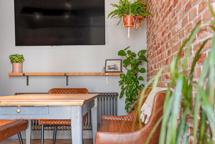 3 Bedroom Terraced House For Sale In Luckwell Road, Bedminster, Bristol, BS3