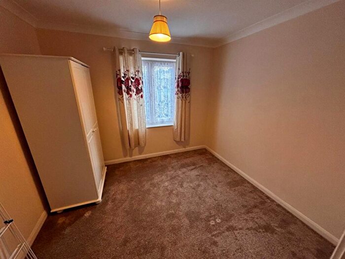 1 Bedroom Flat For Sale In Ashley Court, Hatfield, AL10