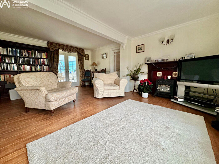 4 Bedroom Farm House For Sale In Llanynghenedl, Bodedern, LL65