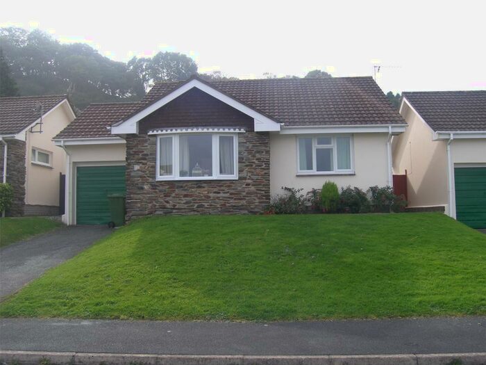 2 Bedroom Bungalow To Rent In Willow Close, Devon, EX34