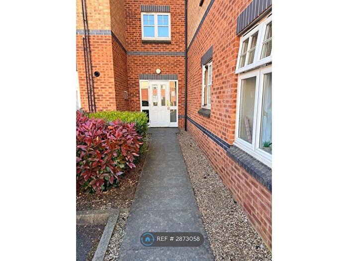 2 Bedroom Flat To Rent In Beckets View, Northampton, NN1