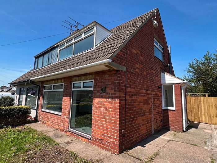2 Bedroom Semi-Detached Bungalow To Rent In Capstan Road, Hull, HU6