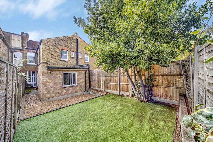 2 Bedroom Flat To Rent In Eastwood Street, London, SW16