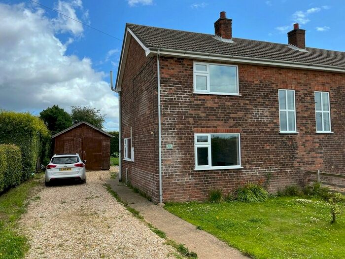 3 Bedroom Semi-Detached House For Sale In Common Lane, Old Leake, PE22