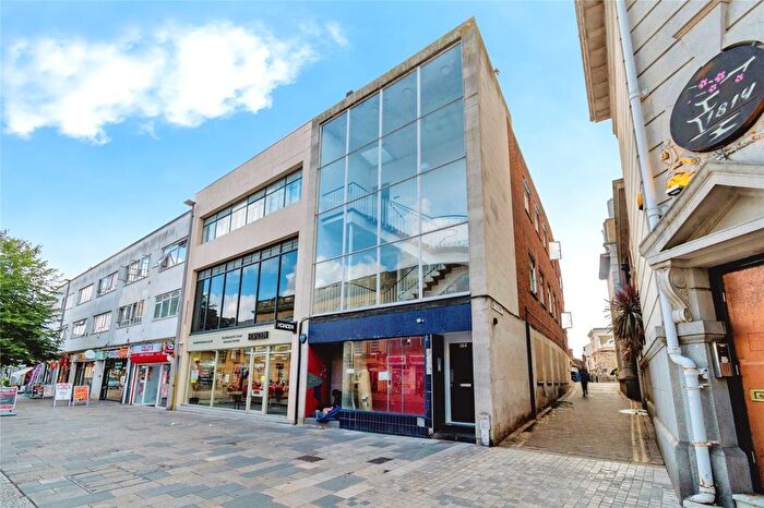1 Bedroom Flat For Sale In High Street, Southampton, Hampshire, SO14