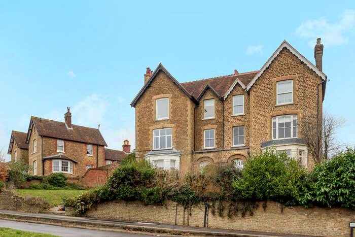 1 Bedroom Maisonette To Rent In Nightingale Road, Godalming, GU7