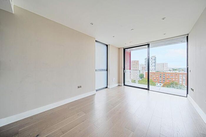 2 Bedroom Flat For Sale In Gwynne Road, London, SW11