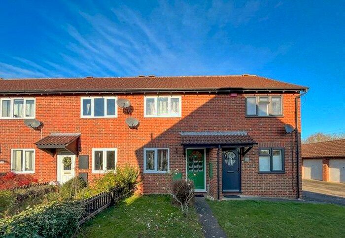 2 Bedroom Terraced House To Rent In Otters Reach, Kennington, Oxford, Oxfordshire, OX1