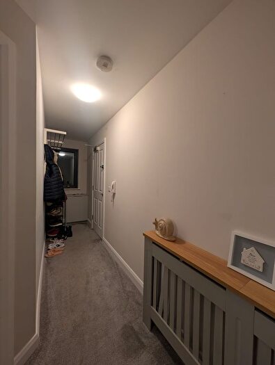 2 Bedroom Flat To Rent In Roseland Place, Donegall Road, Belfast, BT12