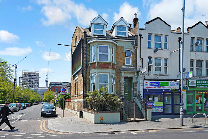 2 Bedroom Flat For Sale In High Road Leyton, London, E10