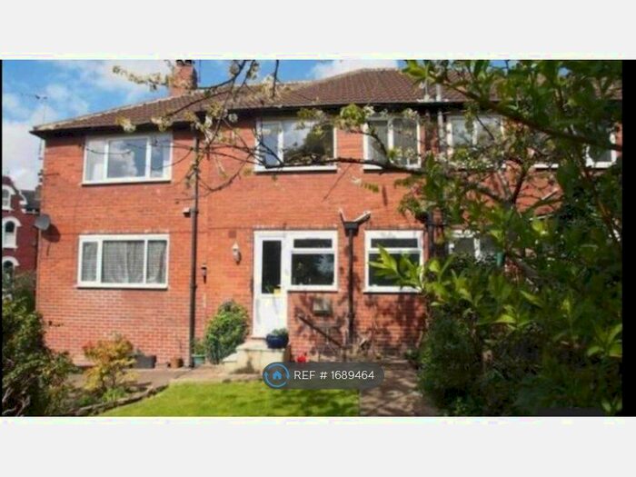 2 Bedroom Flat To Rent In Cliff Road, Leeds, LS6
