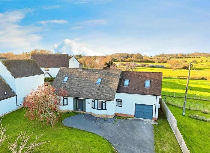 4 Bedroom Detached House For Sale In Kineton Road, Pillerton Priors, Warwick, CV35