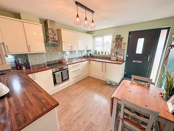 3 Bedroom Semi-Detached House For Sale In St Helens Close, Treeton, Rotherham, S60