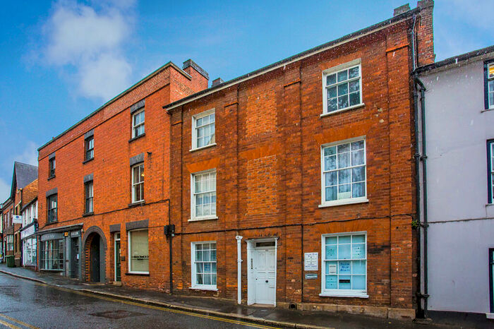 1 Bedroom Flat To Rent In West Street, Buckingham, MK18