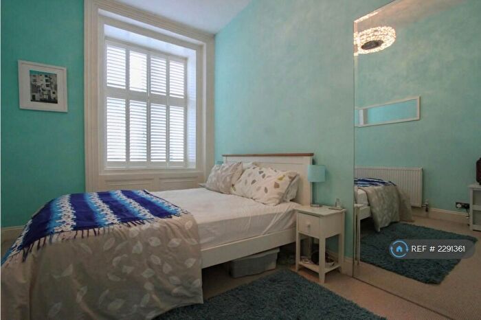 1 Bedroom Flat To Rent In Marine Square, Brighton, BN2