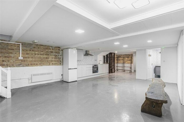 1 Bedroom Flat To Rent In Hackney Road, Cambridge Heath, London, E2