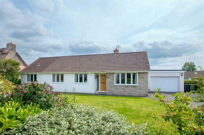 5 Bedroom Detached House For Sale In Nomis Park, Congresbury, BS49