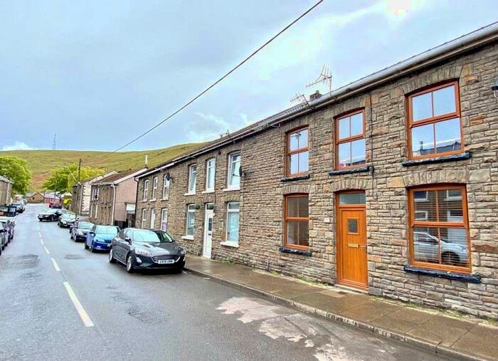 Houses for sale & to rent in CF32 7EU, Wyndham Street, Ogmore Vale Bridgend