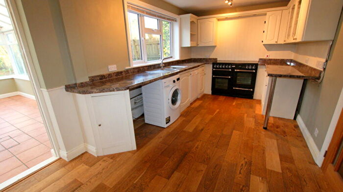 3 Bedroom Terraced House To Rent In Bradwell Grove, OX18