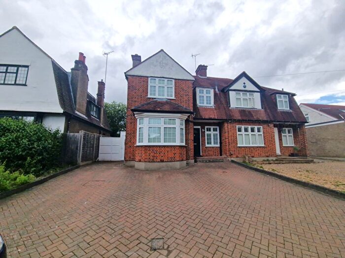 3 Bedroom Semi-Detached House To Rent In Hillside Road, HA6