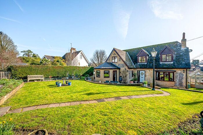 3 Bedroom Detached House For Sale In Old Hill, Orpington, BR6