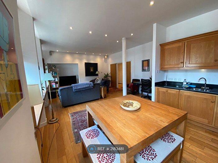 2 Bedroom Flat To Rent In Young Street South Lane, Edinburgh, EH2