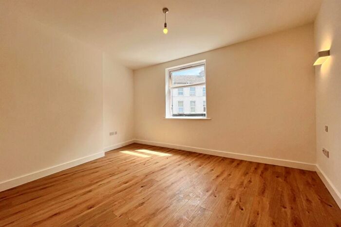 2 Bedroom Flat To Rent In Bournemouth, BH2