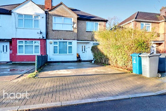 2 Bedroom Maisonette For Sale In Ivy Close, Harrow, HA2