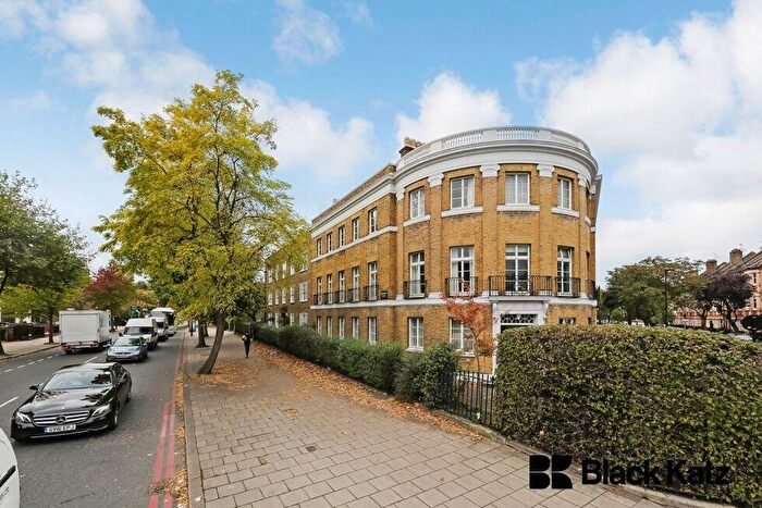 3 Bedroom Flat To Rent In Tamar House - Kennington Lane, Kennington, SE11