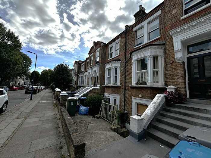 1 Bedroom Apartment To Rent In Algernon Road, NW6