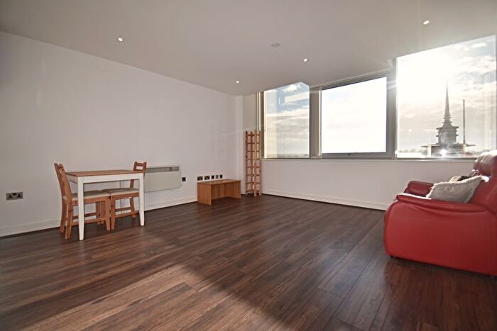 1 Bedroom Flat To Rent In Th Floor, Churchill Place, Churchill Way, Basingstoke, RG21