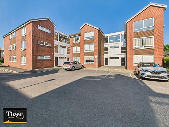 2 Bedroom Flat To Rent In Stocks Court, Queens Square, Poulton-Le-Fylde, FY6
