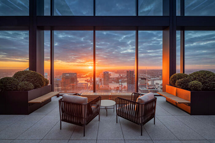 Studio For Sale In Landmark Pinnacle, Canary Wharf, E14