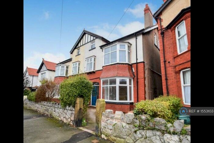 3 Bedroom Flat To Rent In Everard Road, Rhos On Sea, Colwyn Bay, LL28