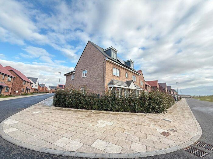 5 Bedroom Detached House To Rent In Birkdale Drive, Priors Hall, NN17