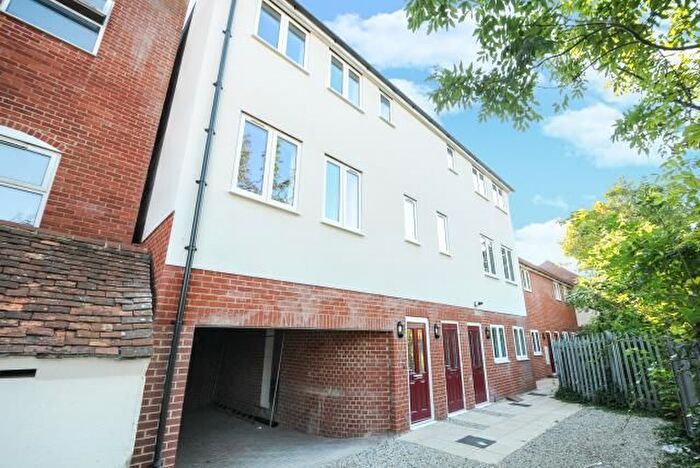 2 Bedroom End Of Terrace House To Rent In Bartholomew Street, Newbury, RG14