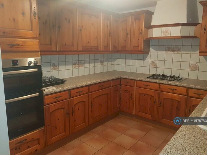 3 Bedroom Bungalow To Rent In Harrow Dene, Broadstairs, CT10