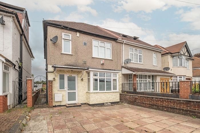 3 Bedroom Semi-Detached House To Rent In Wellington Road North, Hounslow, TW4