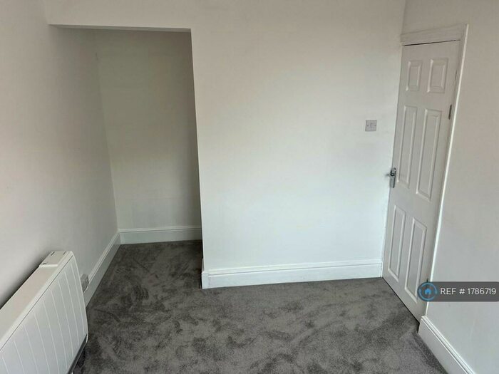 1 Bedroom Flat To Rent In Derby Way, Marple, Stockport, SK6