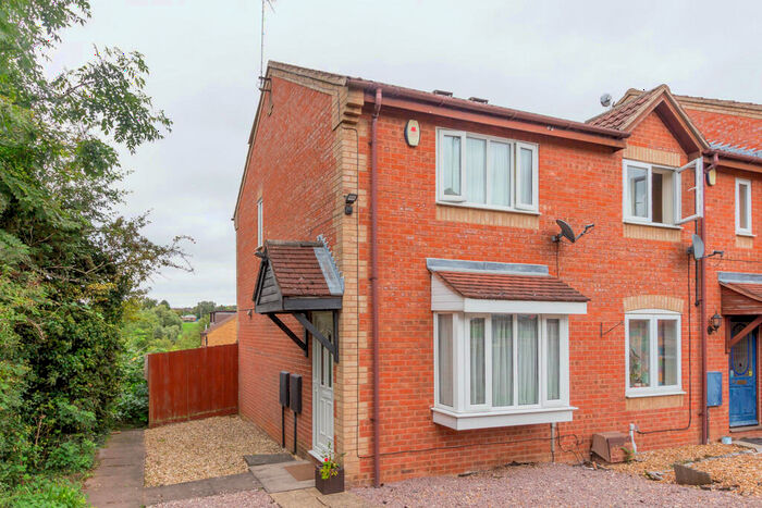 2 Bedroom End Of Terrace House To Rent In Elizabeth Close, Wellingborough, NN8