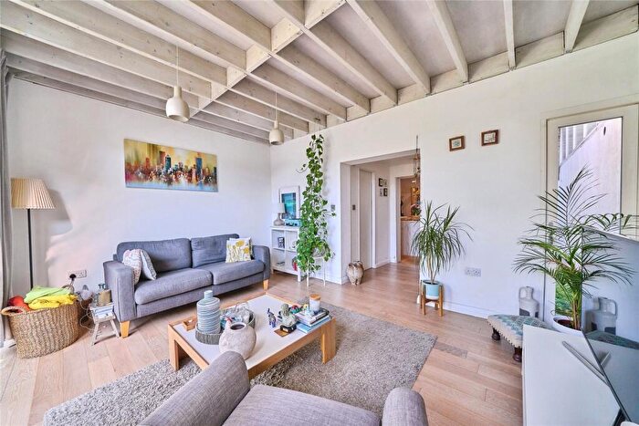 2 Bedroom Flat For Sale In Harold Road, London, E13