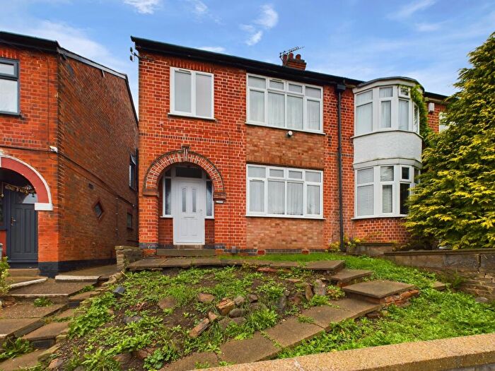 3 Bedroom Flat To Rent In Brian Road, Leicester, LE4