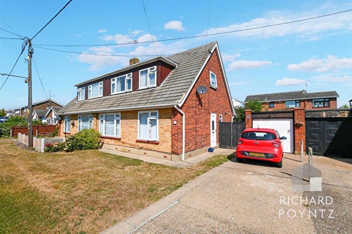 3 Bedroom Chalet For Sale In Strasbourg Road, Canvey Island, SS8