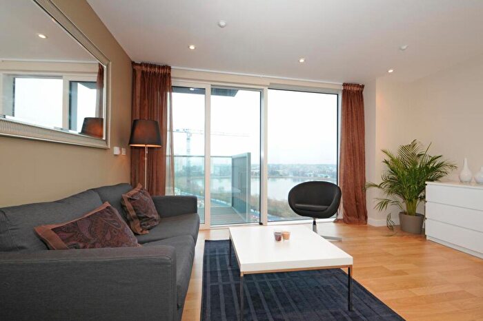 1 Bedroom Flat To Rent In Woodberry Grove, Seven Sisters, N4